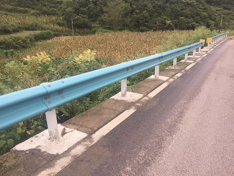 雙波護欄板 雙波護欄板